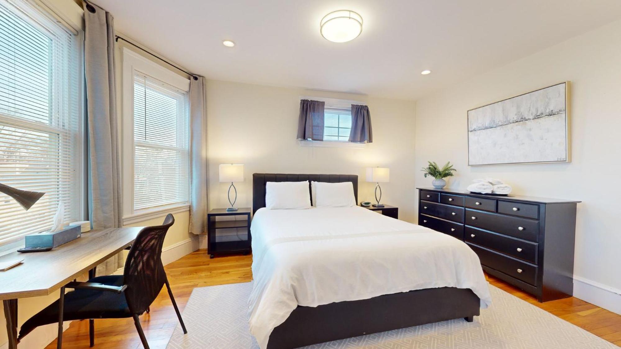Updated 45 Bed Near Mit, Harvard, Tufts, Red Line Apartment *