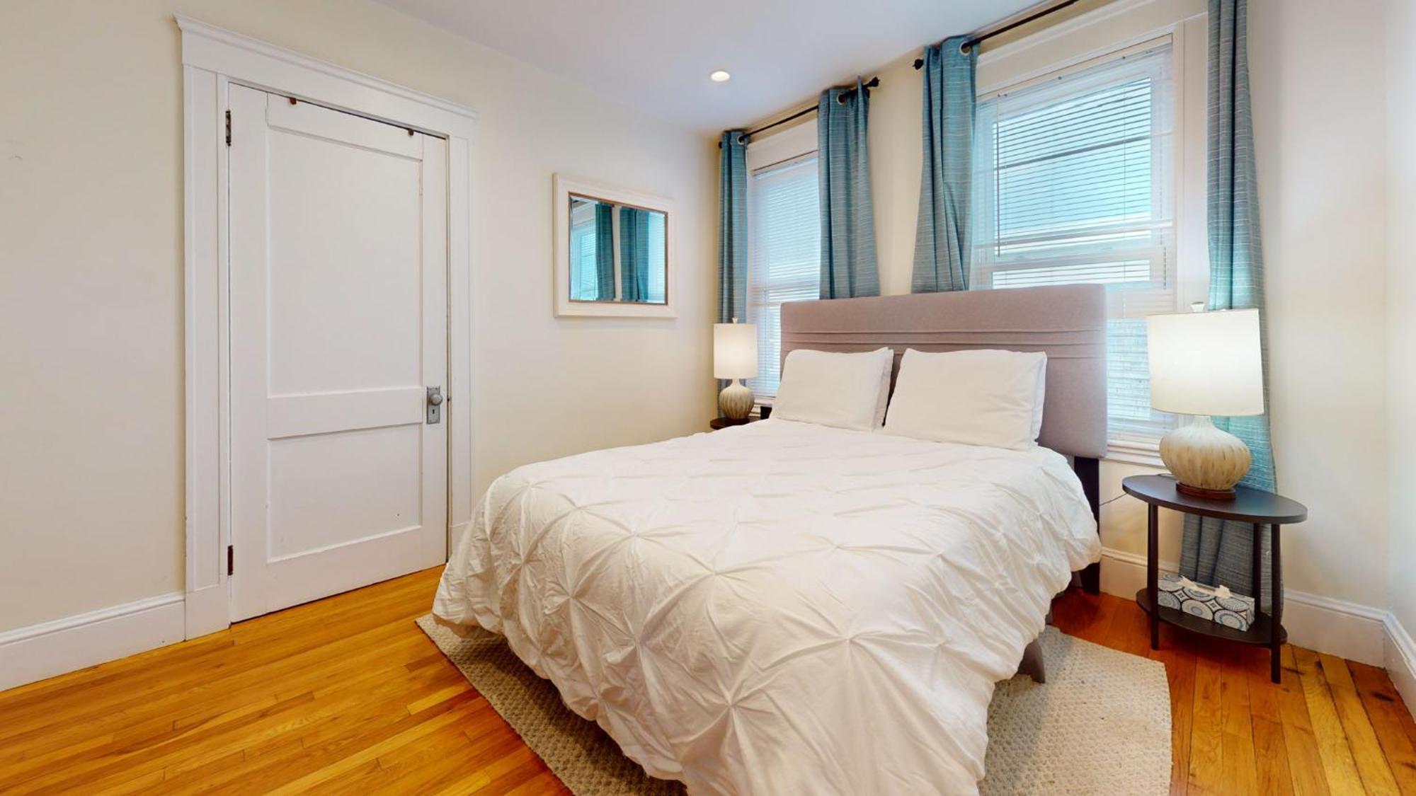 Apartment Updated 45 Bed Near Mit, Harvard, Tufts, Red Line