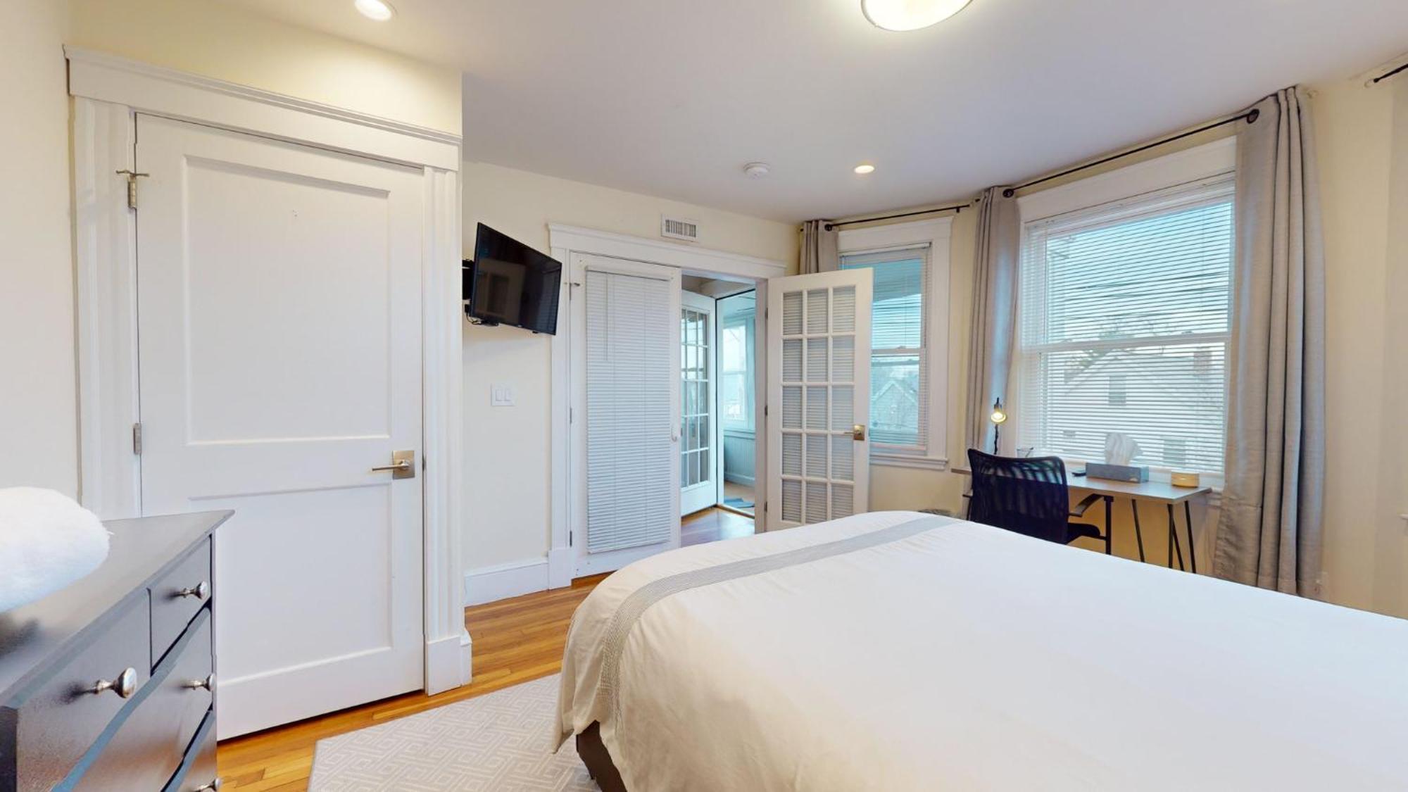 Updated 45 Bed Near Mit, Harvard, Tufts, Red Line Apartment Cambridge