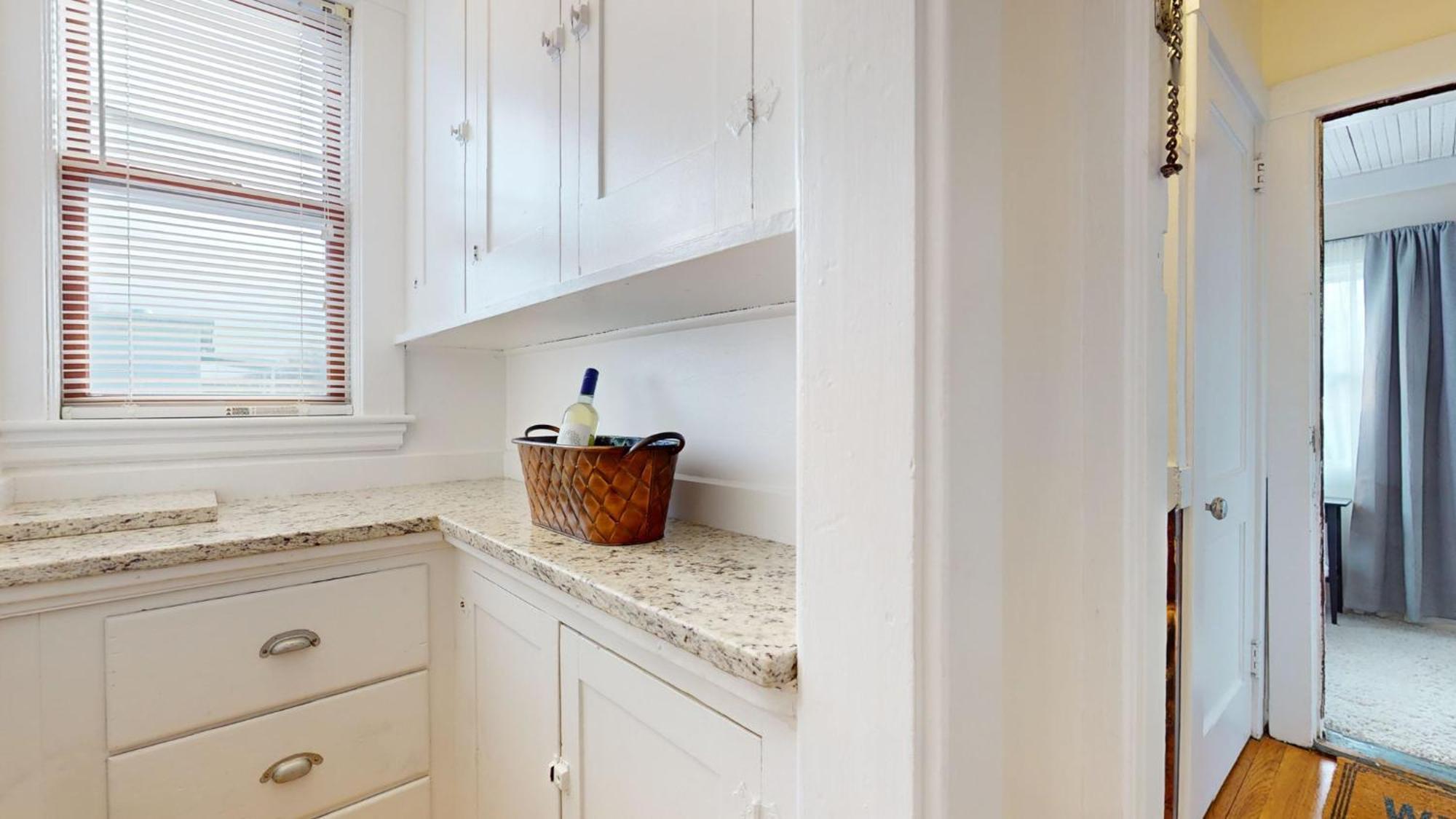 Updated 45 Bed Near Mit, Harvard, Tufts, Red Line *